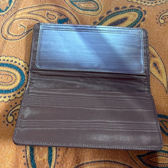 Barely used Pooh and friends brown check book cover - Picture 3 of 4